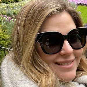 Meet your Posher, Valeria